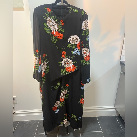 SOLD- tibi FLORAL LONG DRESS. SIZE 6 - Picture 3 of 7